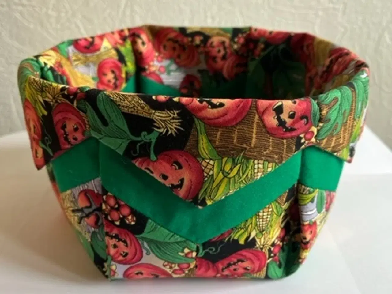 Billede 1 - Brødkurv syet i patchwork