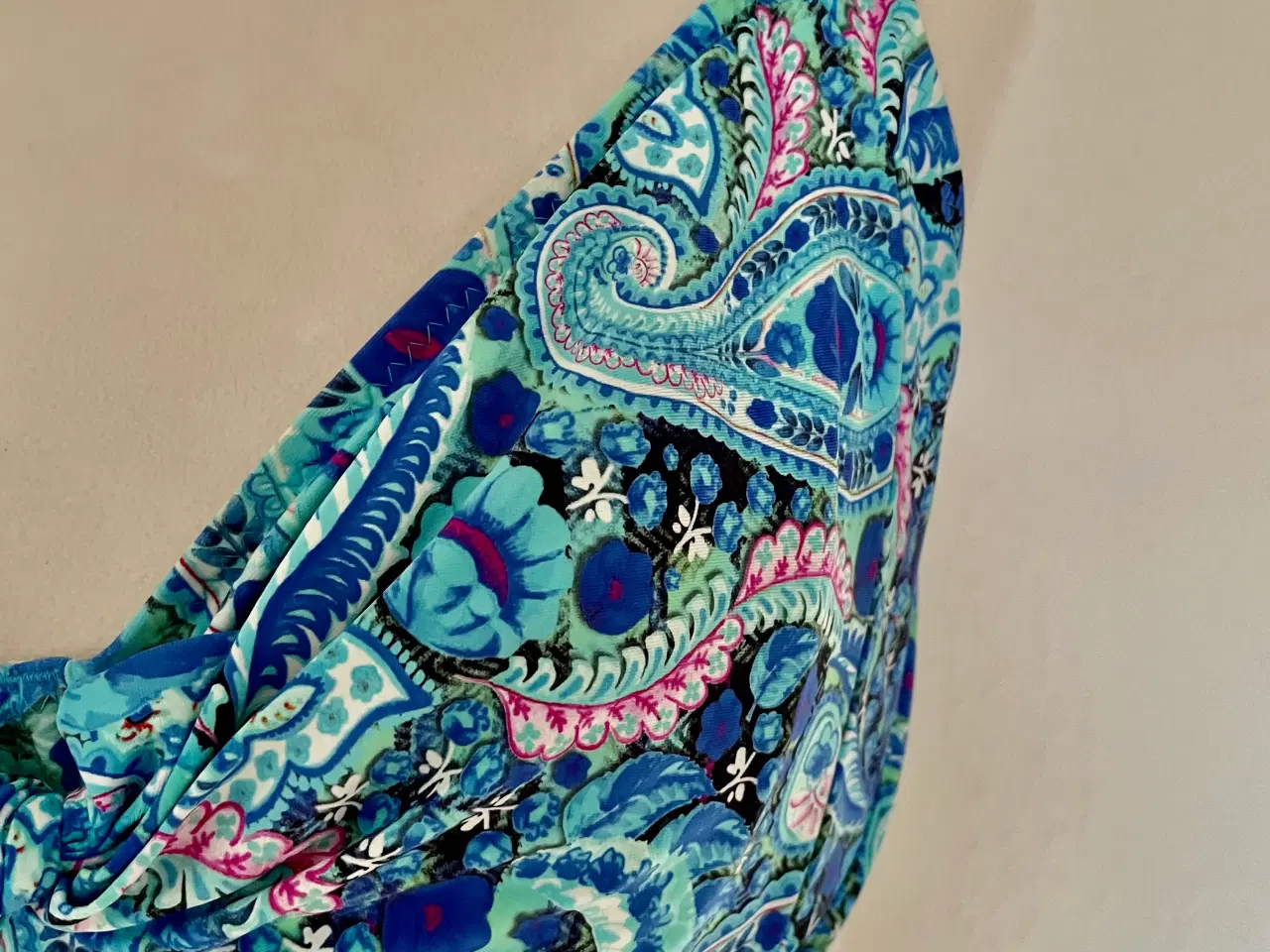 Billede 6 - NEDSAT Flot Saltabad bikini, flerfarvet