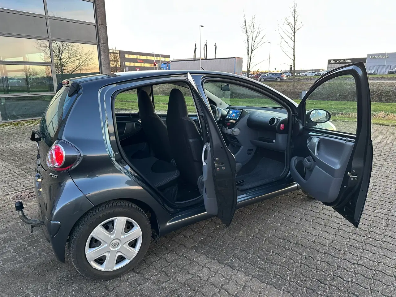 Billede 8 - Toyota Aygo 5-dørs 1.0 HB AUT / automatgear person