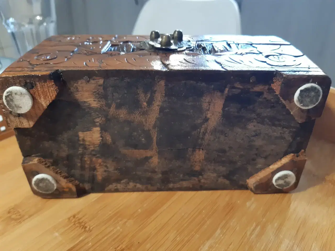 Billede 3 - Træske med udskæringer 