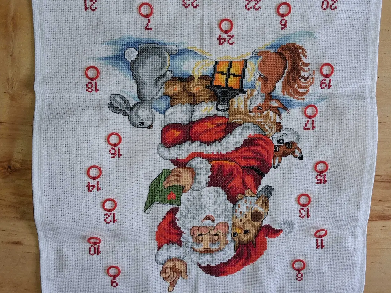 Billede 3 - Nybroderet Advents - og Pakkekalendere.