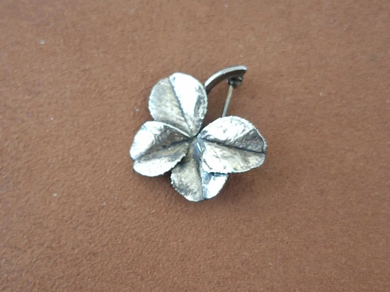 Billede 1 - Forgyldt broche 