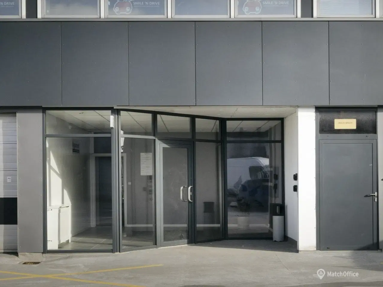 Billede 4 - Møbleret kontor til 2  på Fuglebækvej  - Nyd dit nye kontors adgang til parkering og særlige fordele. Mulighed for arkiv på 11 m2 