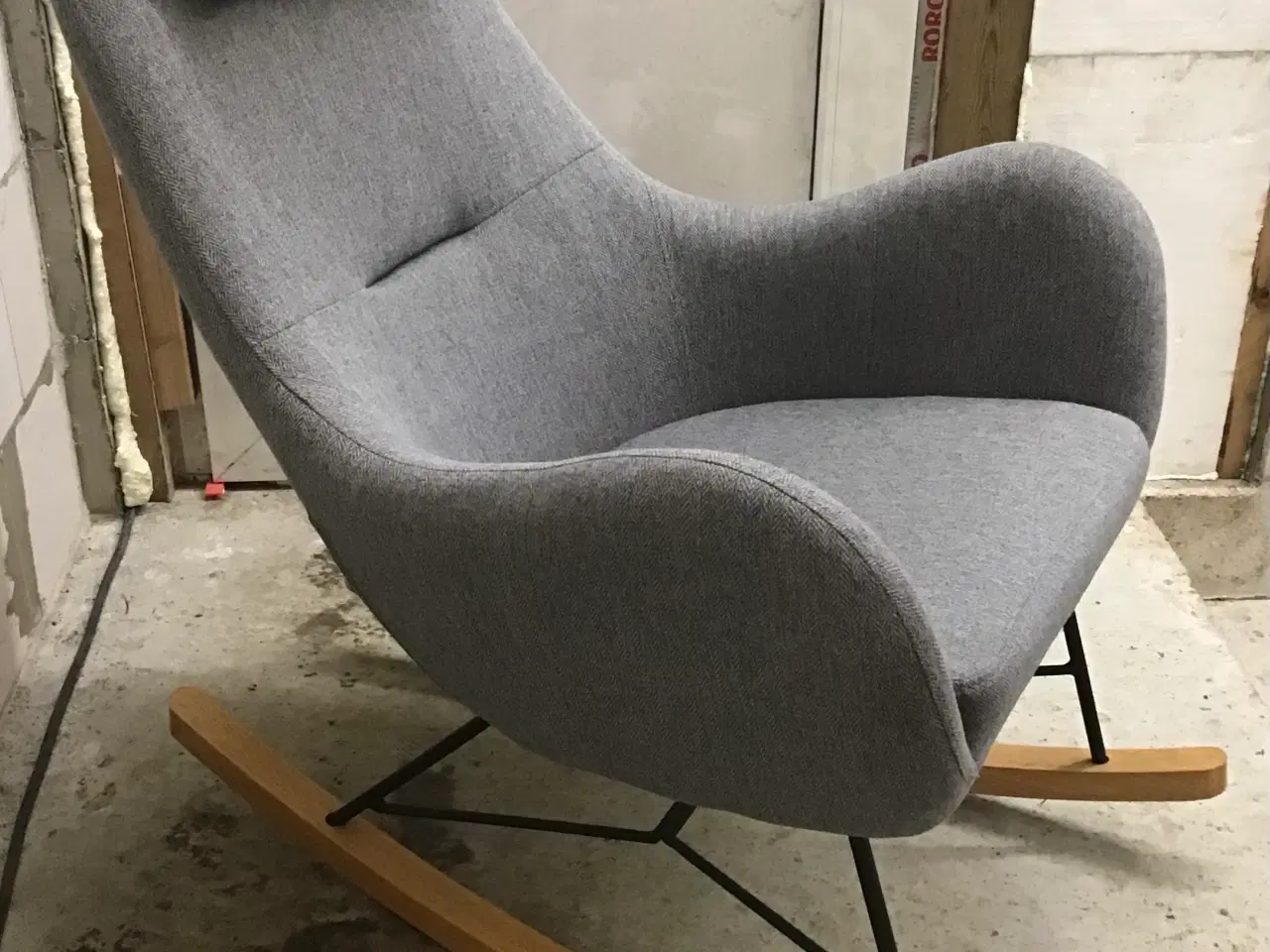 Billede 2 - Gyngestol grå