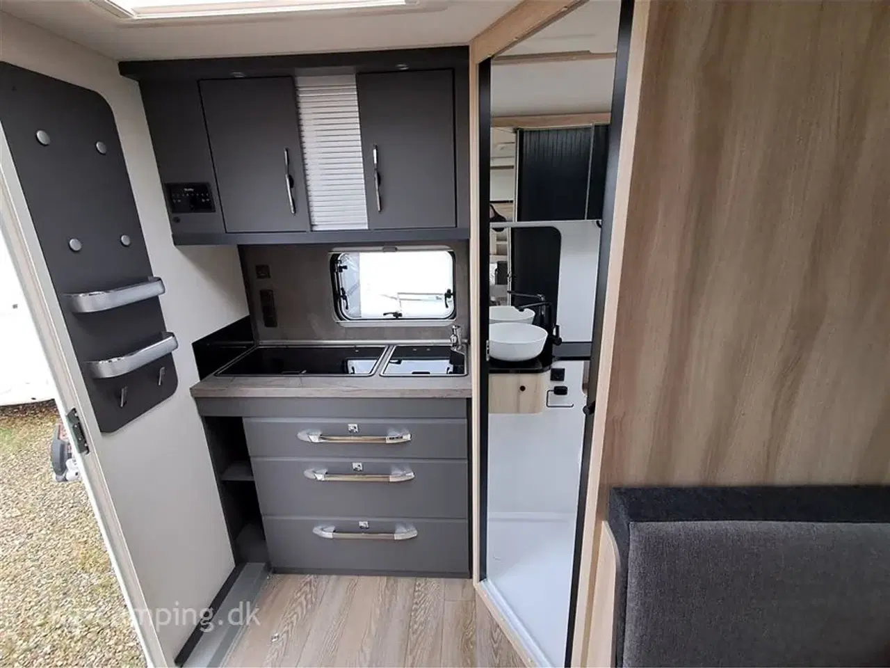 Billede 9 - 2026 - Hobby De Luxe 460 SL Ny 2026 Kampagne model DK LINE fra HOBBY - kan nedvejes til 1350 kg.