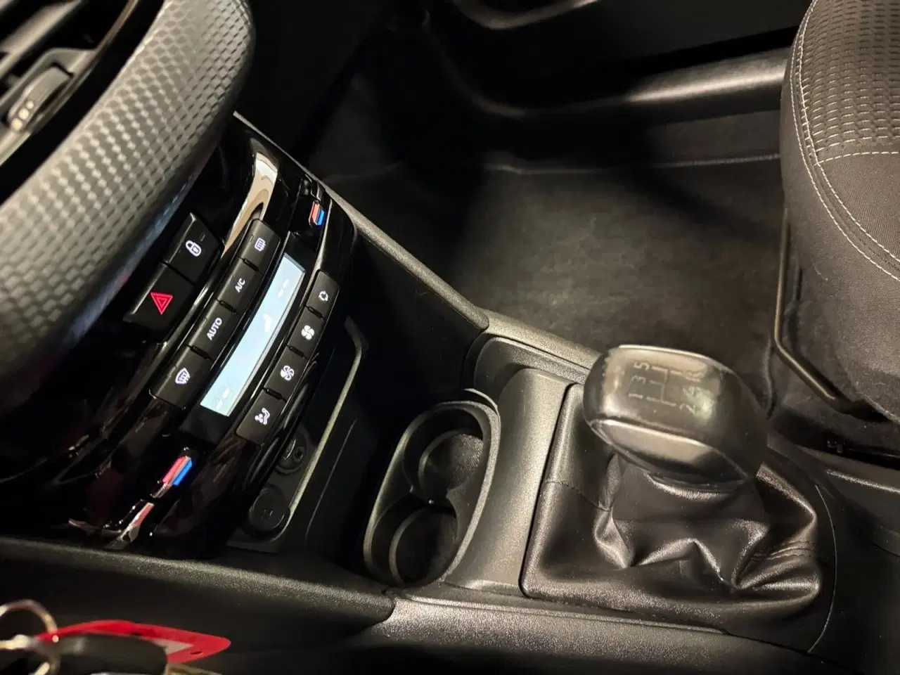 Billede 11 - Peugeot 208 1,6 BlueHDi 100 Allure Sky