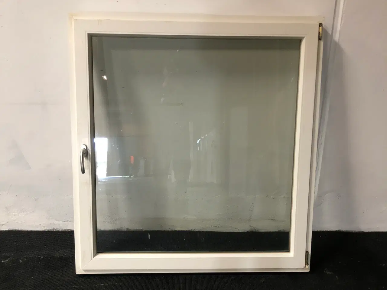 Billede 2 - Dreje-kip vindue i pvc 1300x120x1390 mm, højrehængt, hvid