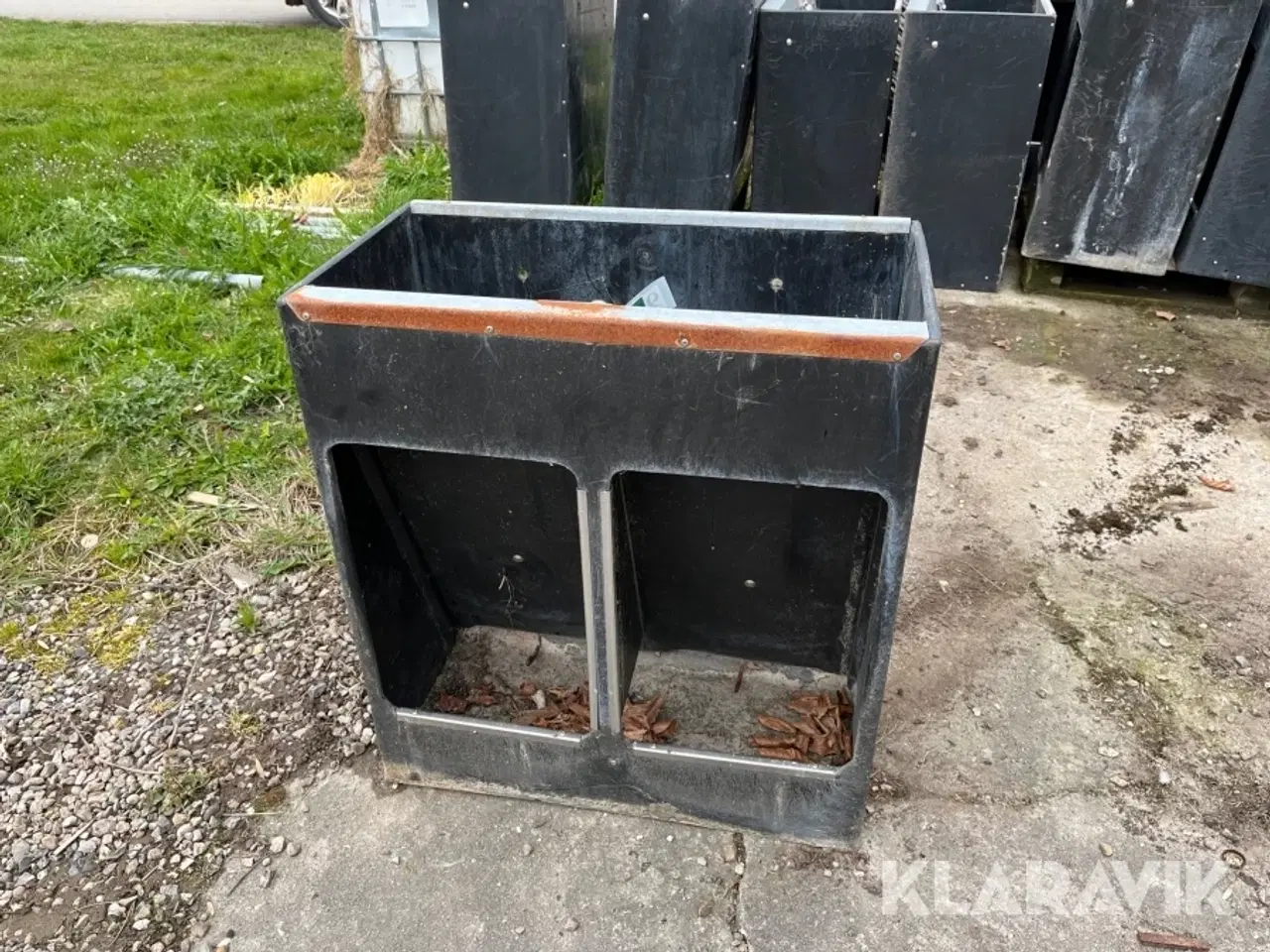 Billede 1 - Foderautomat Domino 10 styk