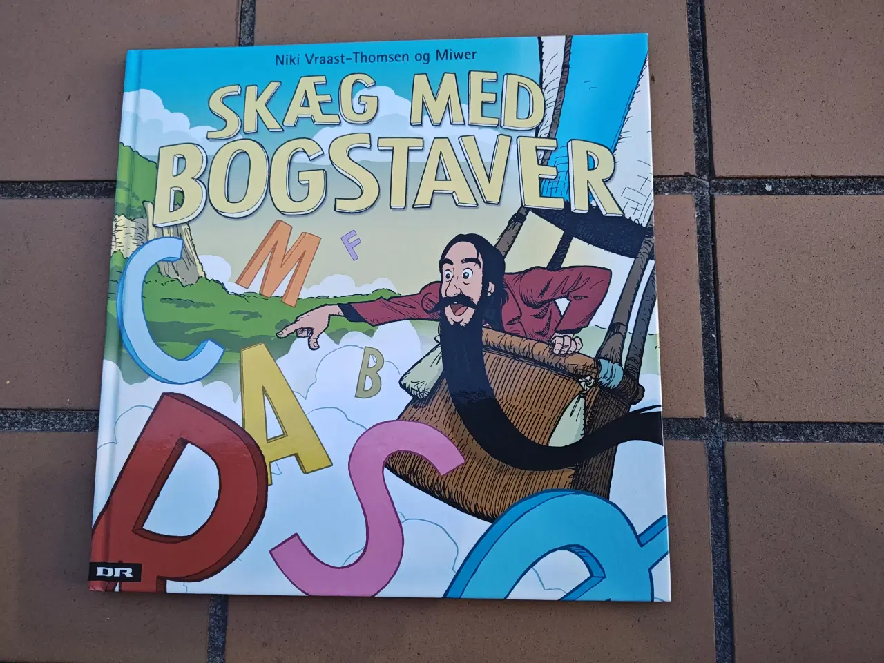 Billede 1 - Skæg med Bogstaver Bog af Niki Vraast Thomsen