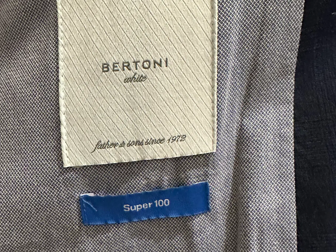 Billede 3 - Bertoni habit sæt