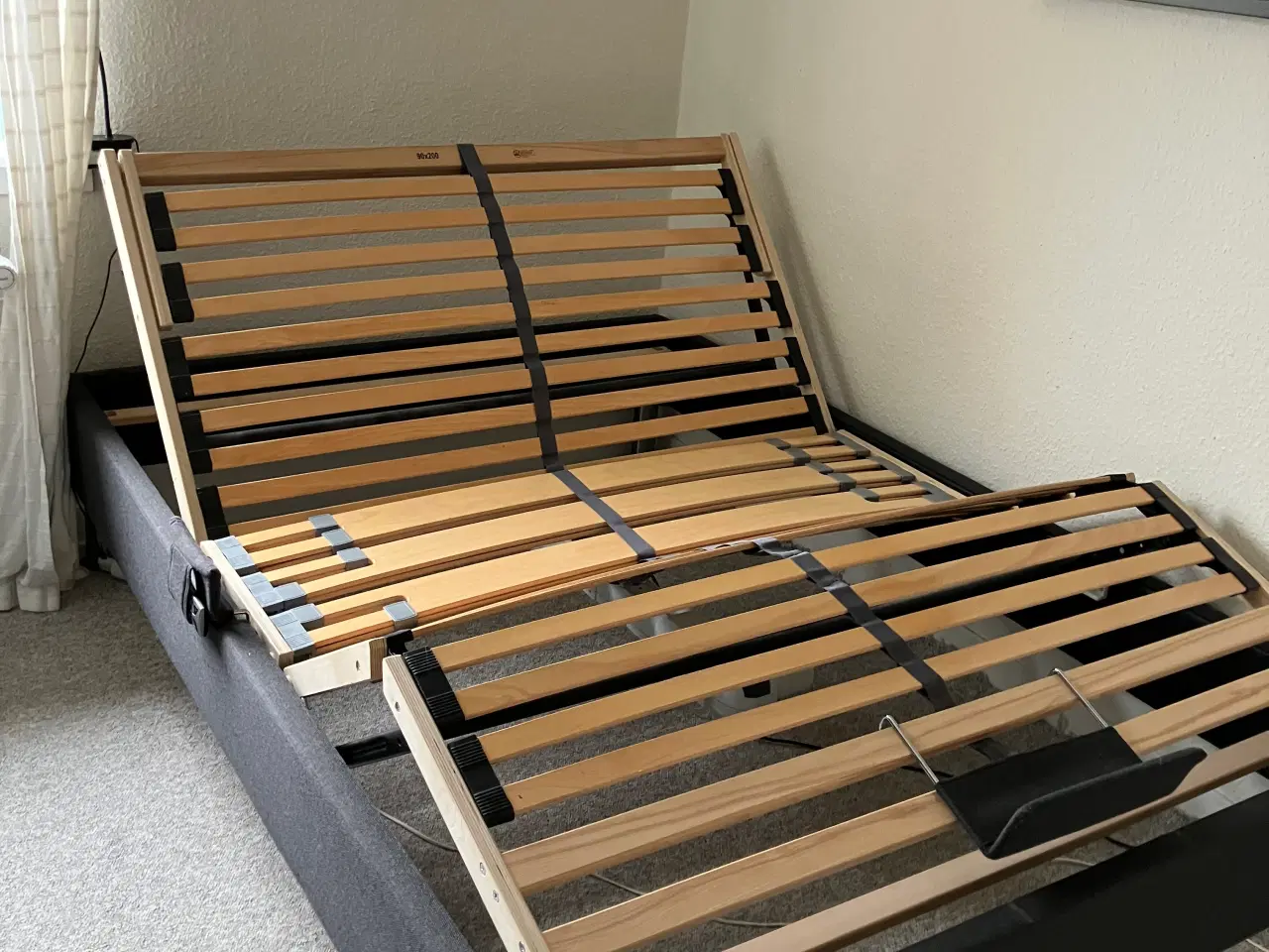 Billede 1 - Elevationsseng 140x200 cm.