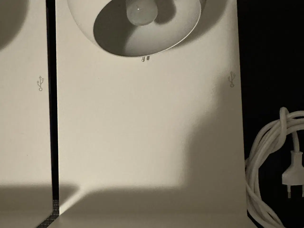 Billede 2 - BALL Wall væglampe med USB stik hvid - 2 stk.