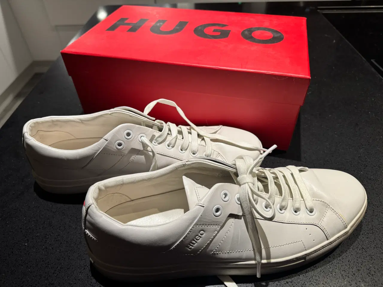 Billede 1 - Hvide Hugo Boss Sneaks