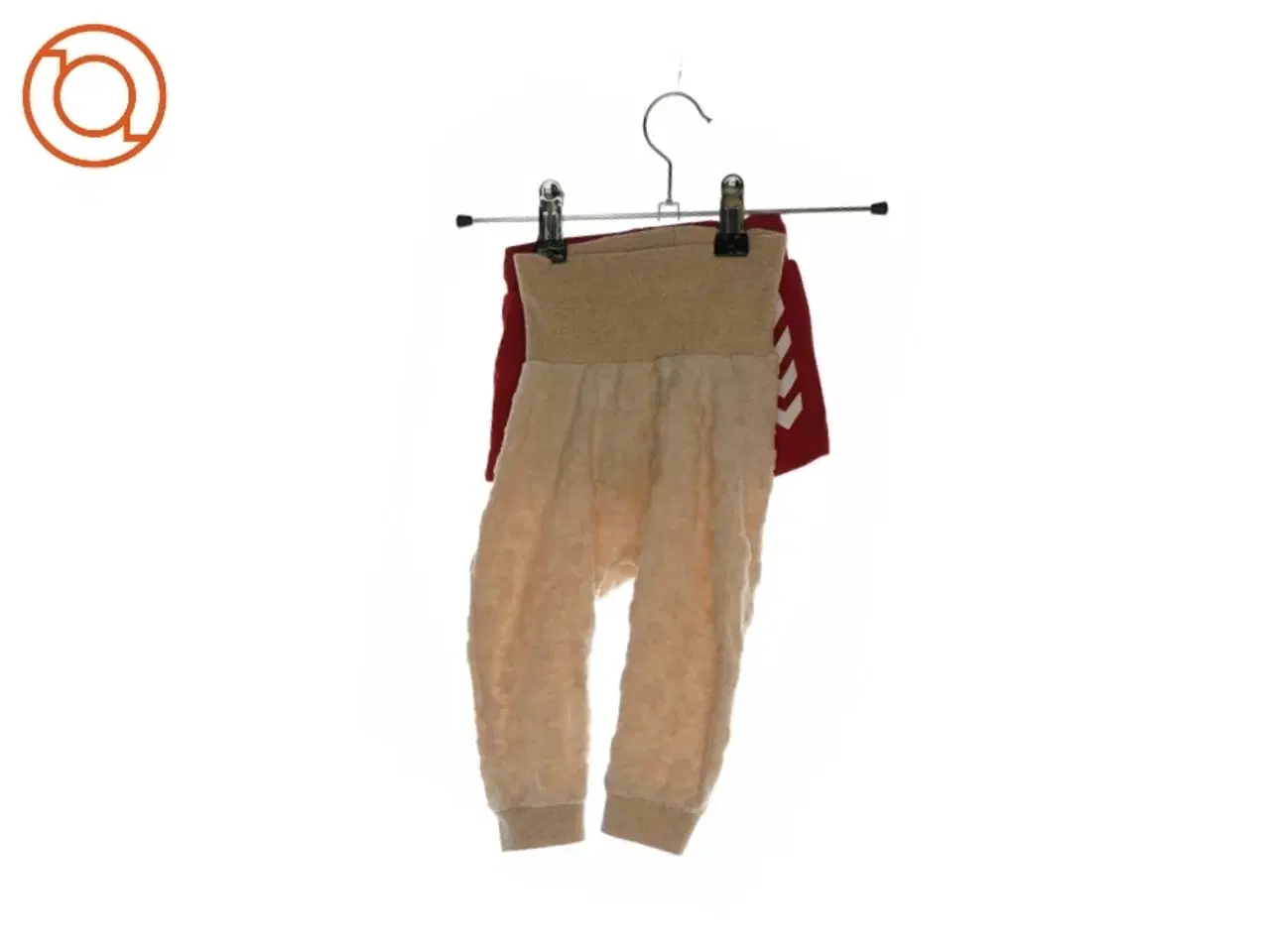 Billede 1 - Et par shorts og et par bukser fra Hummel og Name It (str. 56 og 68)