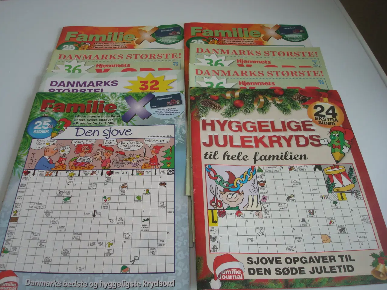 Billede 1 - Krydsordshæfter 4 stk , Kryds og tværs/krydsord