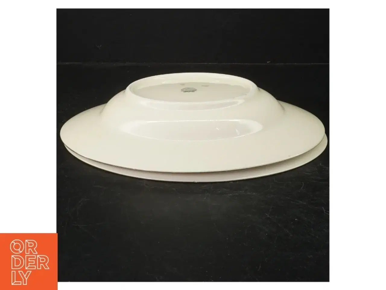 Billede 2 - Porcelænstallerkner med sort rose fra KPM (str. Ø. 26 cm)