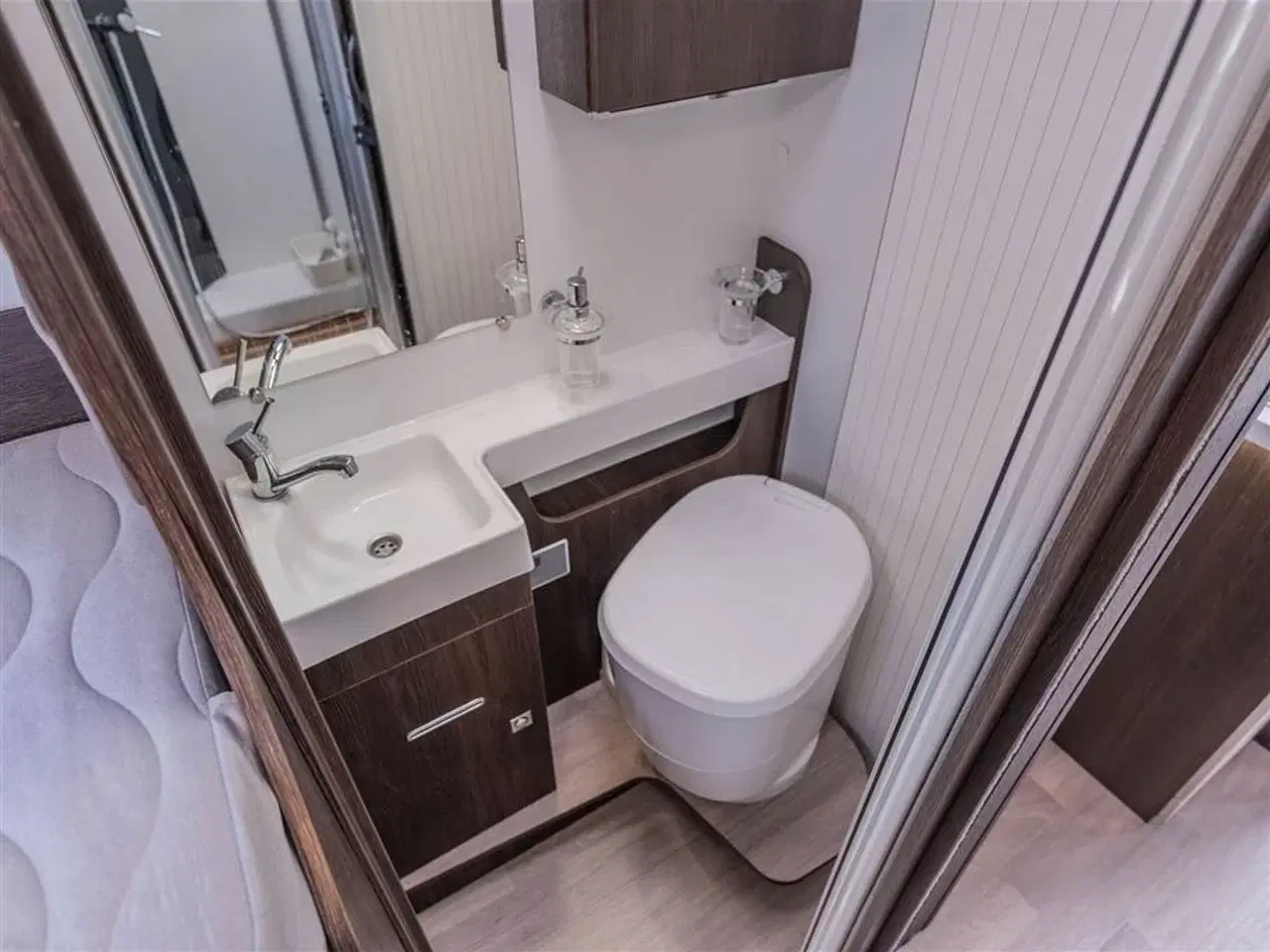 Billede 18 - 2023 - Benimar Sport 363 NK Ekstrem velholdt autocamper til familien