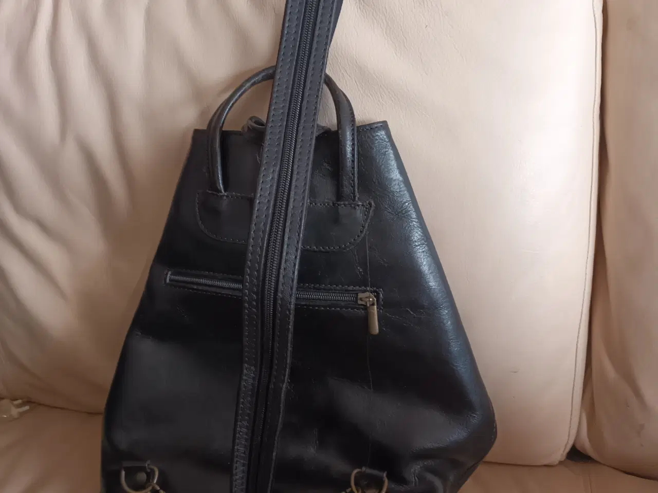 Billede 2 - SUPER LÆKKER MADE IN ITALY SKULDERTASKE/RYGSÆK