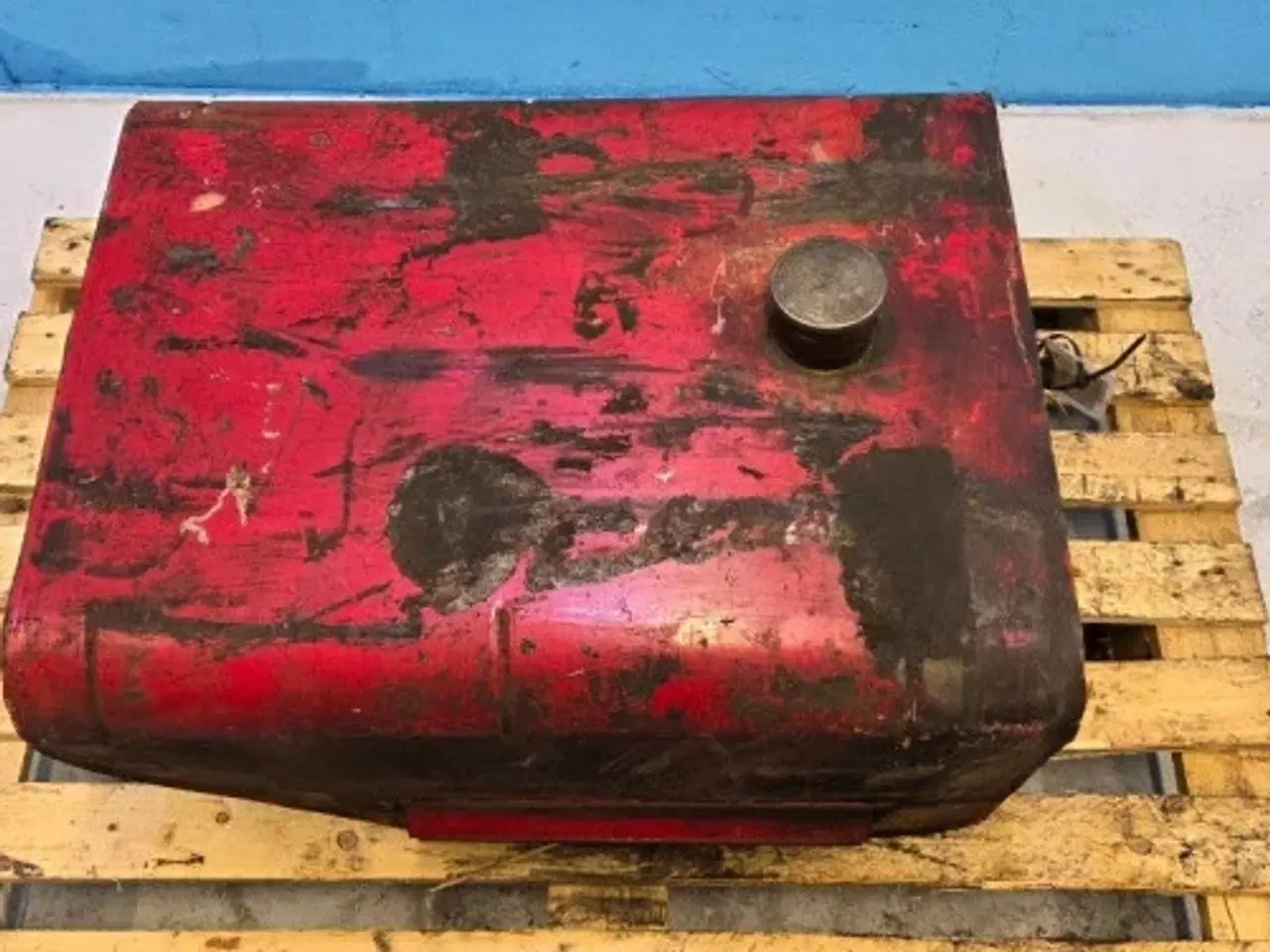 Billede 10 - Case 844S Dieseltank 3145850R92