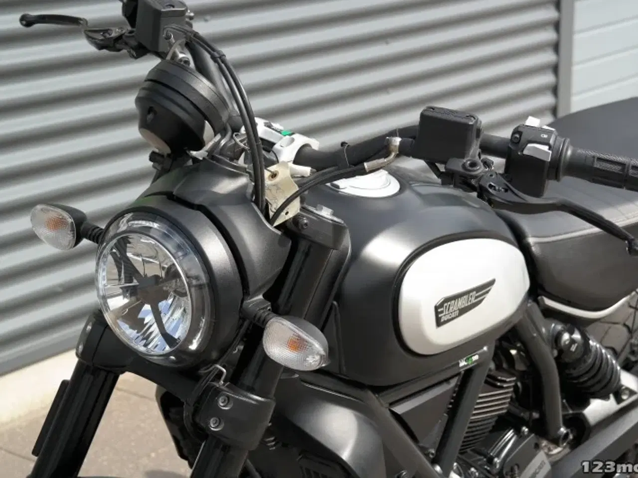 Billede 18 - Ducati Scrambler Icon Dark MC-SYD       BYTTER GERNE