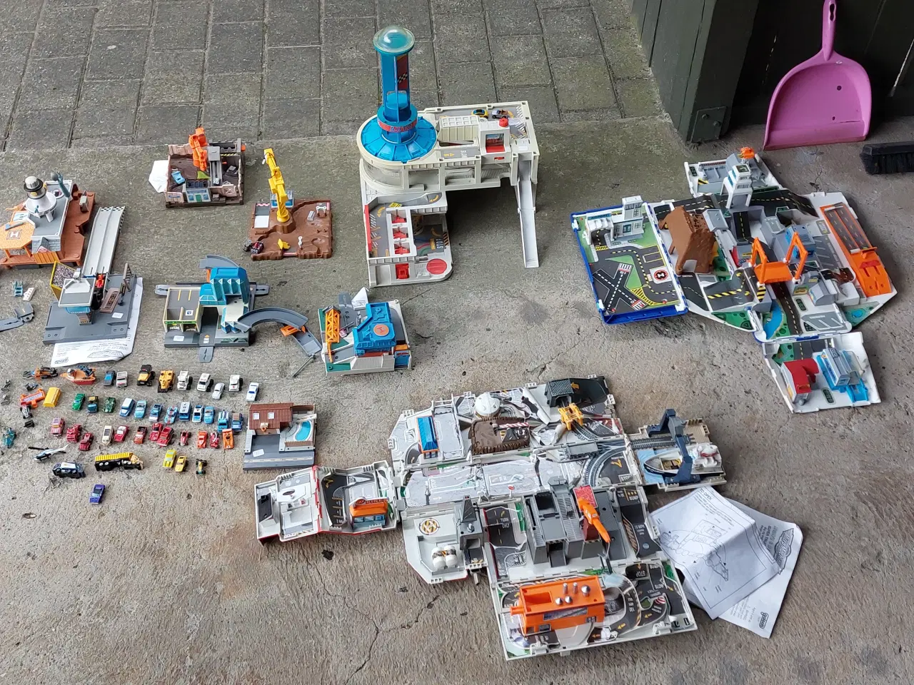 Billede 1 - Micromachines City med masser af tilbehør
