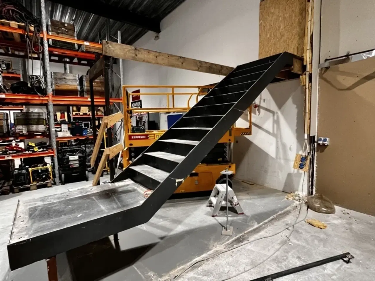 Billede 2 - Ståltrappe