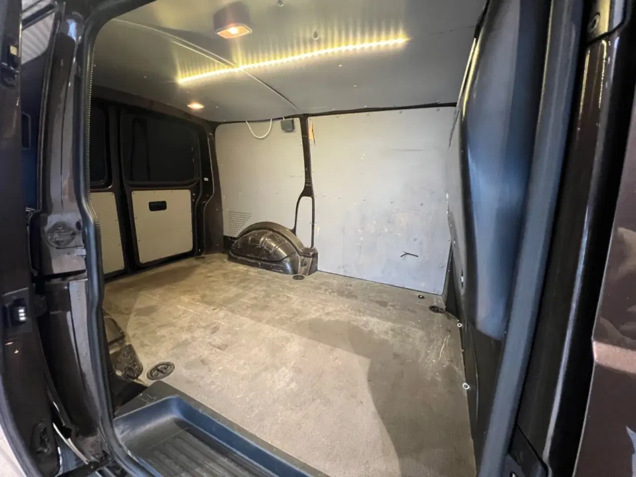 Billede 9 - VW Transporter 2,0 TDi 150 Kassevogn DSG kort