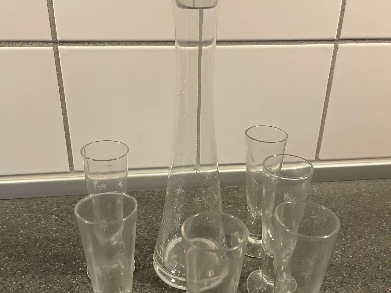 Billede 1 - Karaffel og 6 glas samlet pris