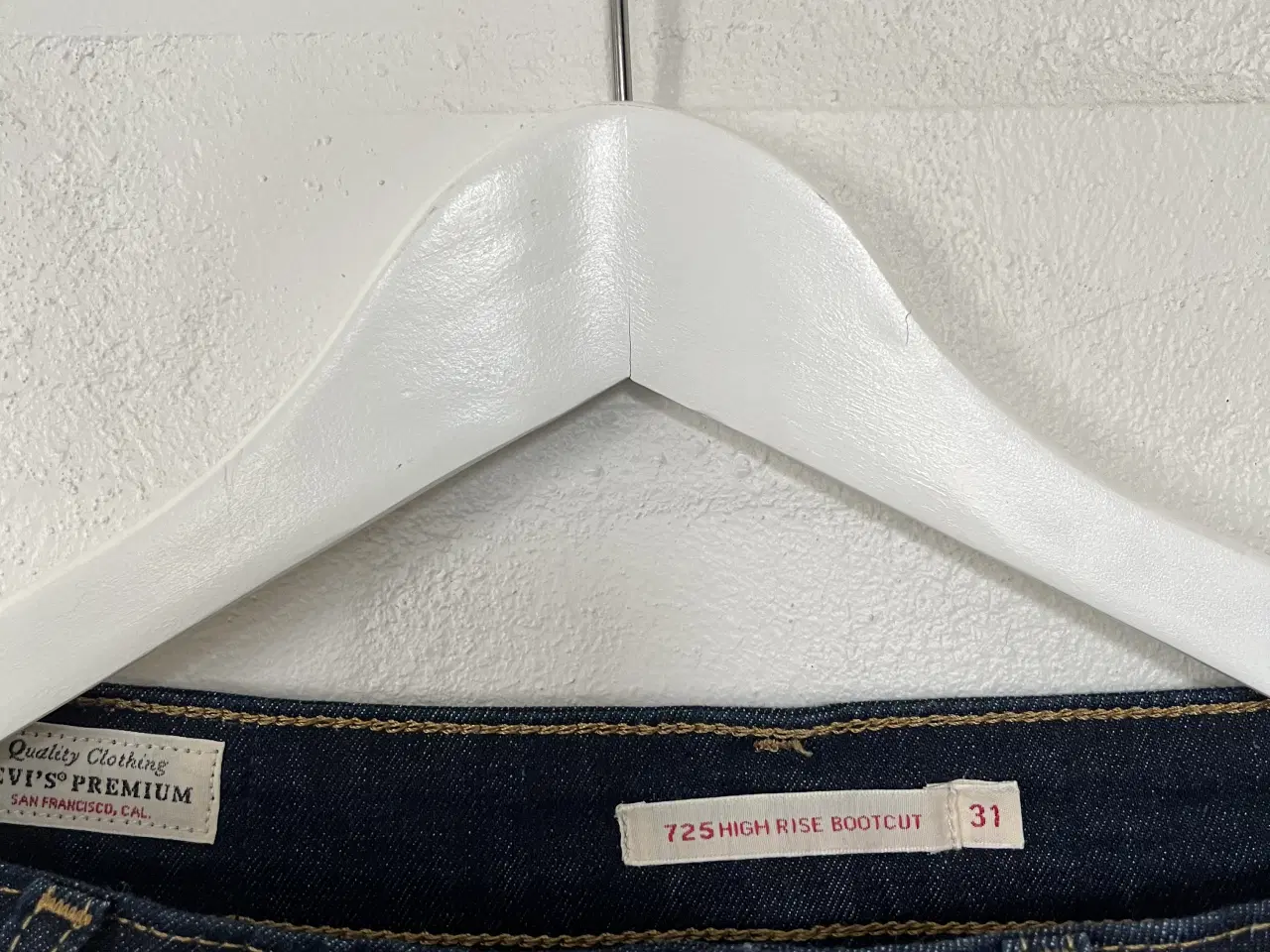 Billede 2 - Levis bukser i str. 31/32 som nye