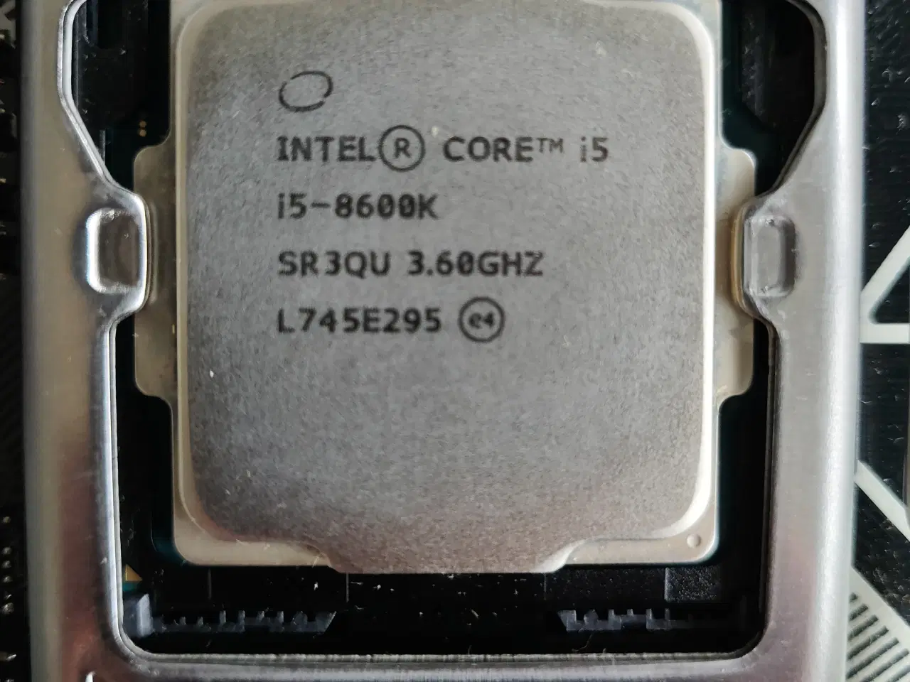 Billede 1 - Intel Core i5-8600K 6 Cores 