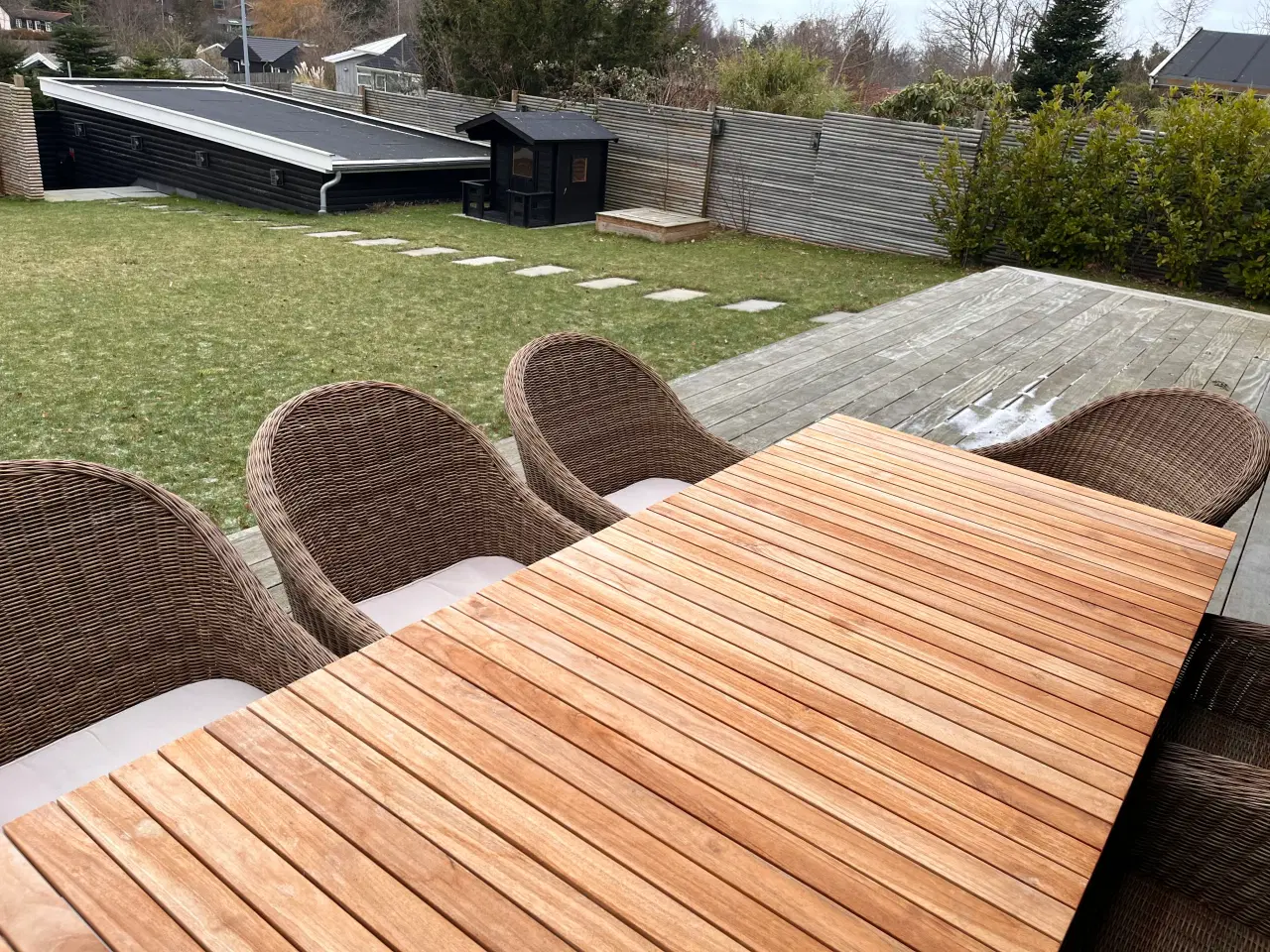 Billede 2 - Teakbord og 8 stole 