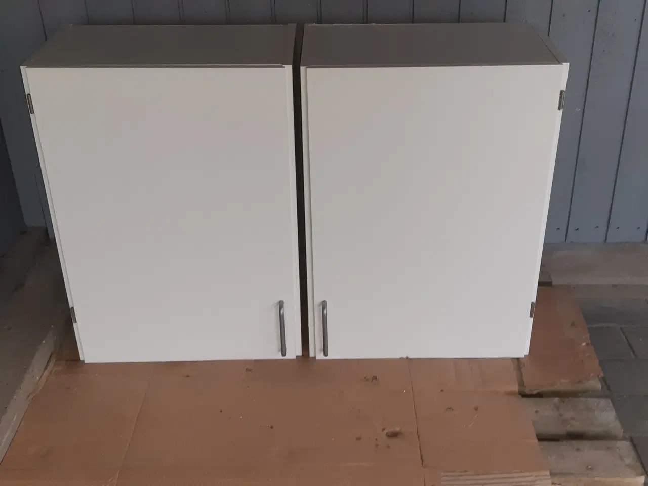 Billede 3 - Overskabe hth-køkken ældre dato men solid - 2stk