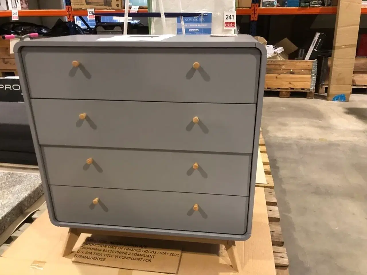 Billede 3 - Caitlin kommode med fire skuffer - grå