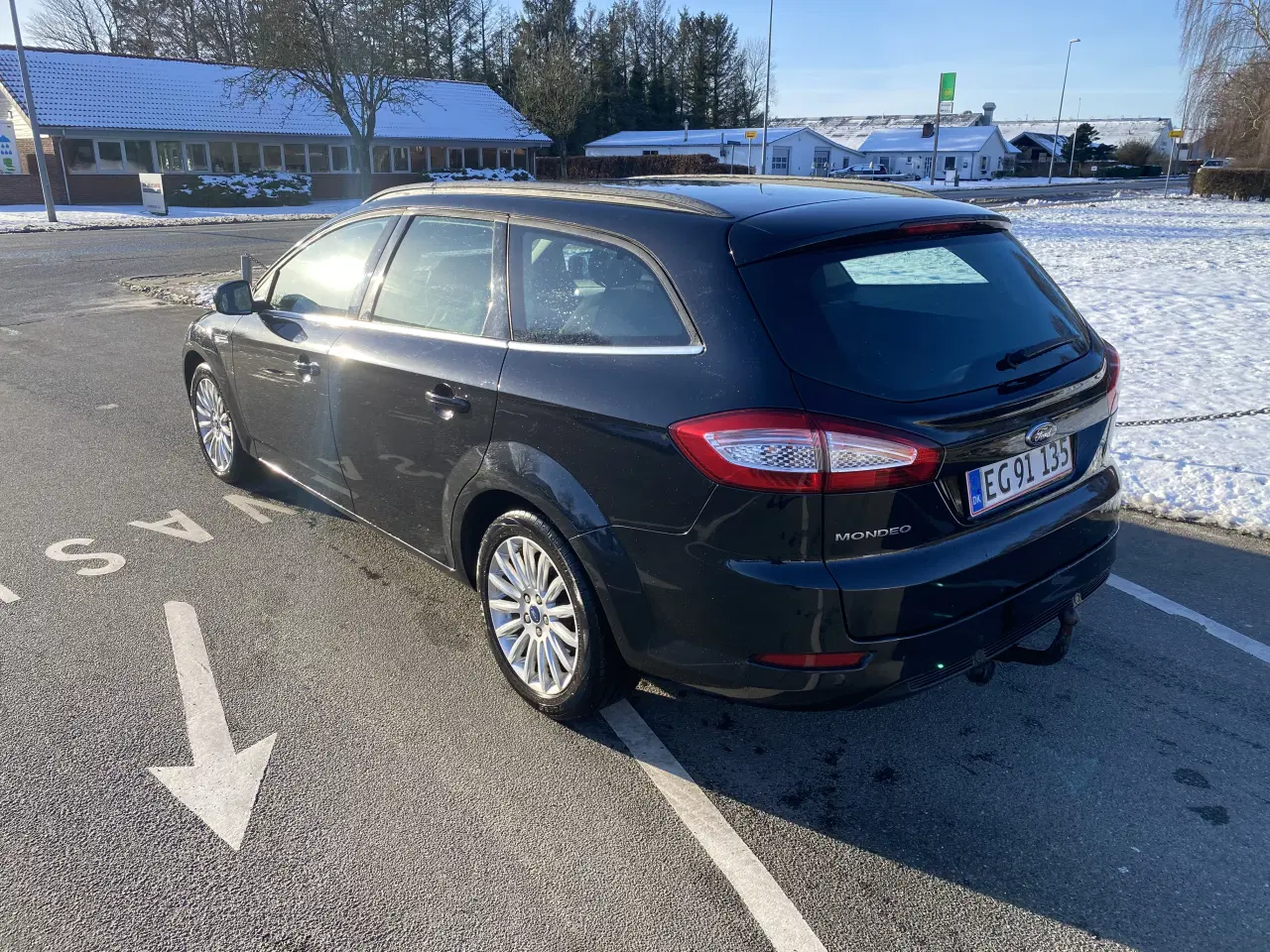 Billede 2 - Ford Mondeo med automat gear og træk til 2000 kg. 