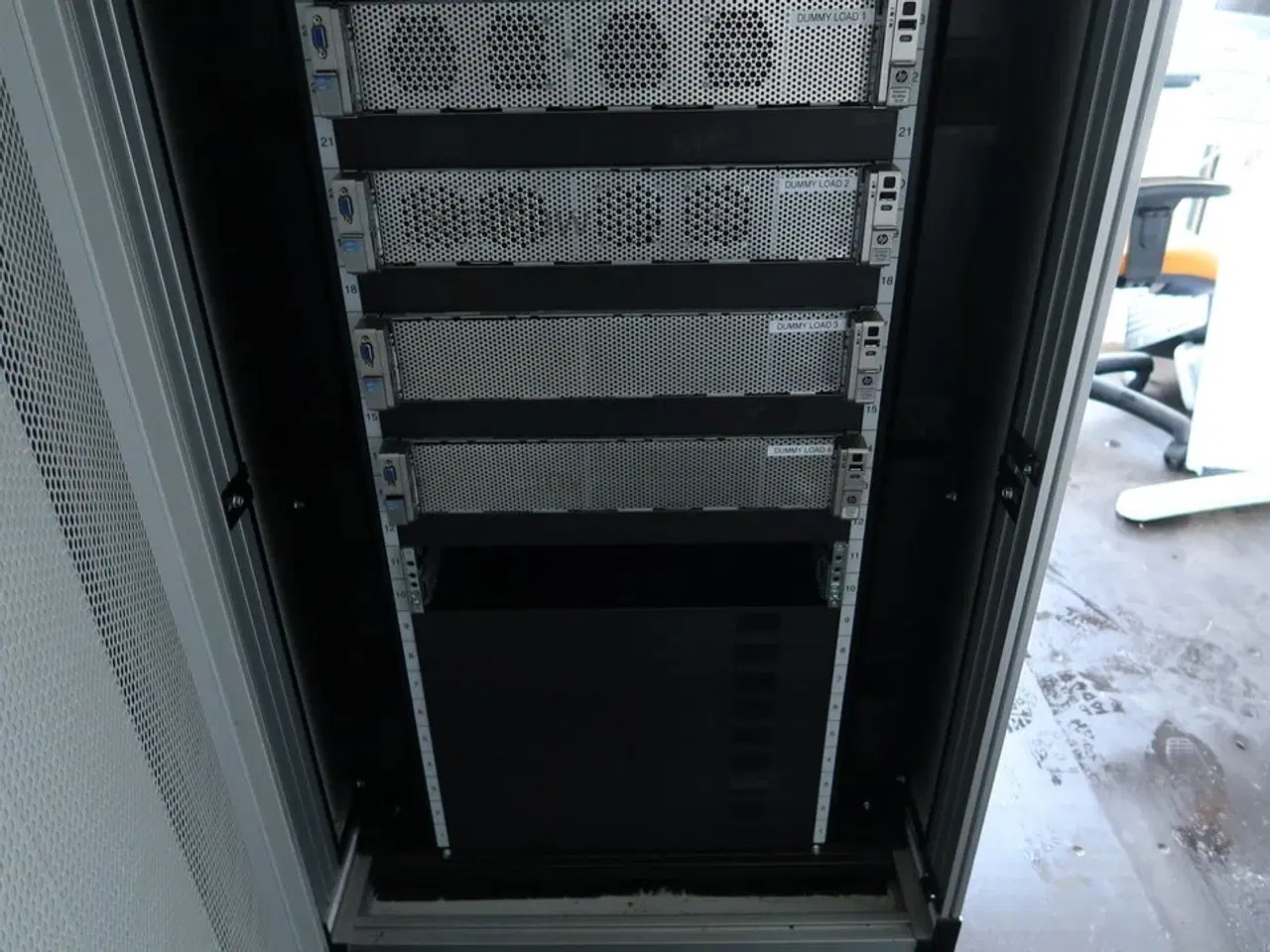 Billede 19 - 20 fods isolering container indrettet som testcenter af overskudsvarme (læs beskrivelse)