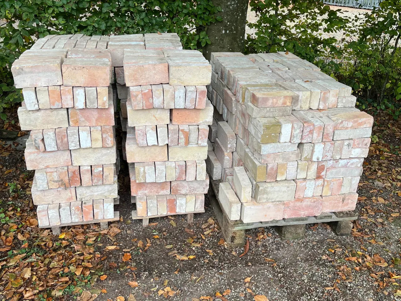 Billede 1 - Afrensede mursten