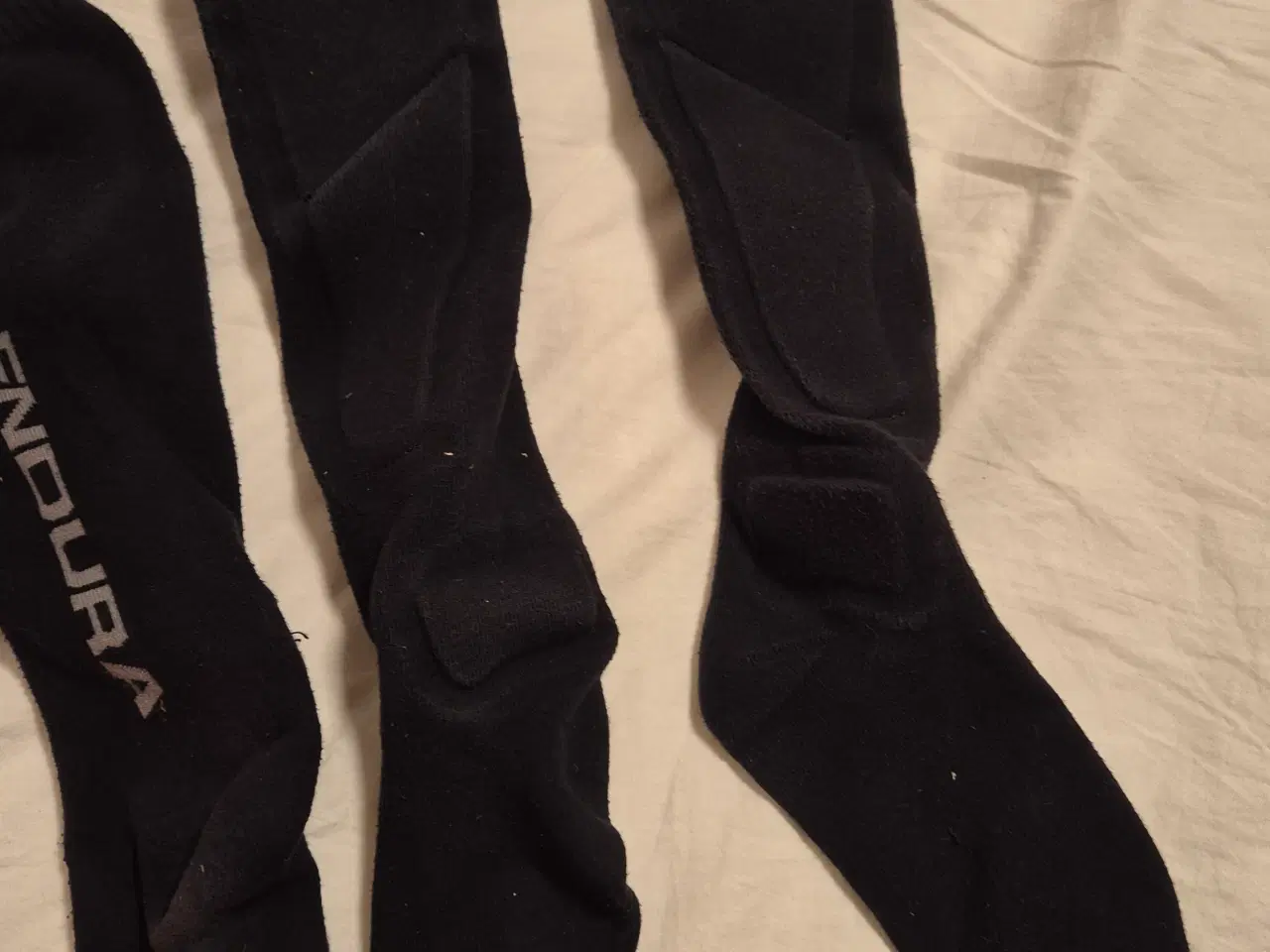 Billede 2 - Endura SingleTrack – sokker med skinnebensbeskytte