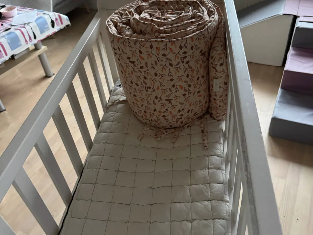 Billede 3 - Bedside børneseng 