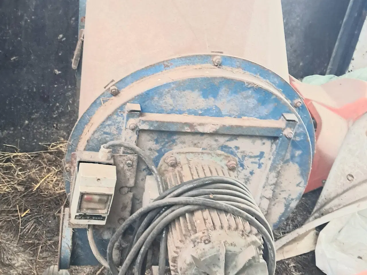 Billede 2 - Halmsnitter.