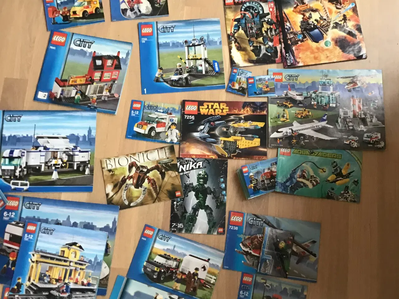 Billede 3 - LEGO 5 sæt plus 12,5 kilo løs
