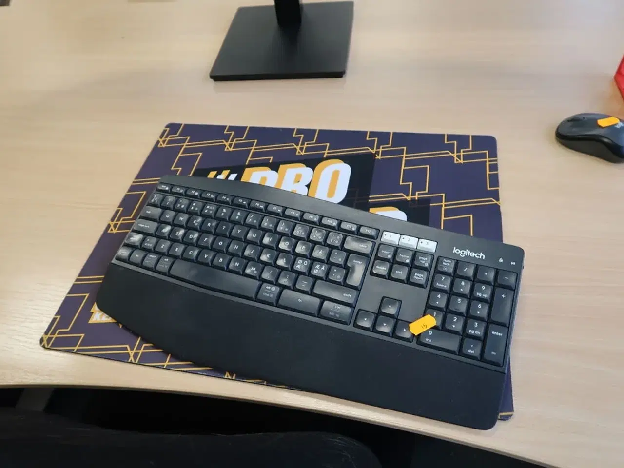 Billede 2 - Computerskærm HP P34hc G4 med mus og tastatur