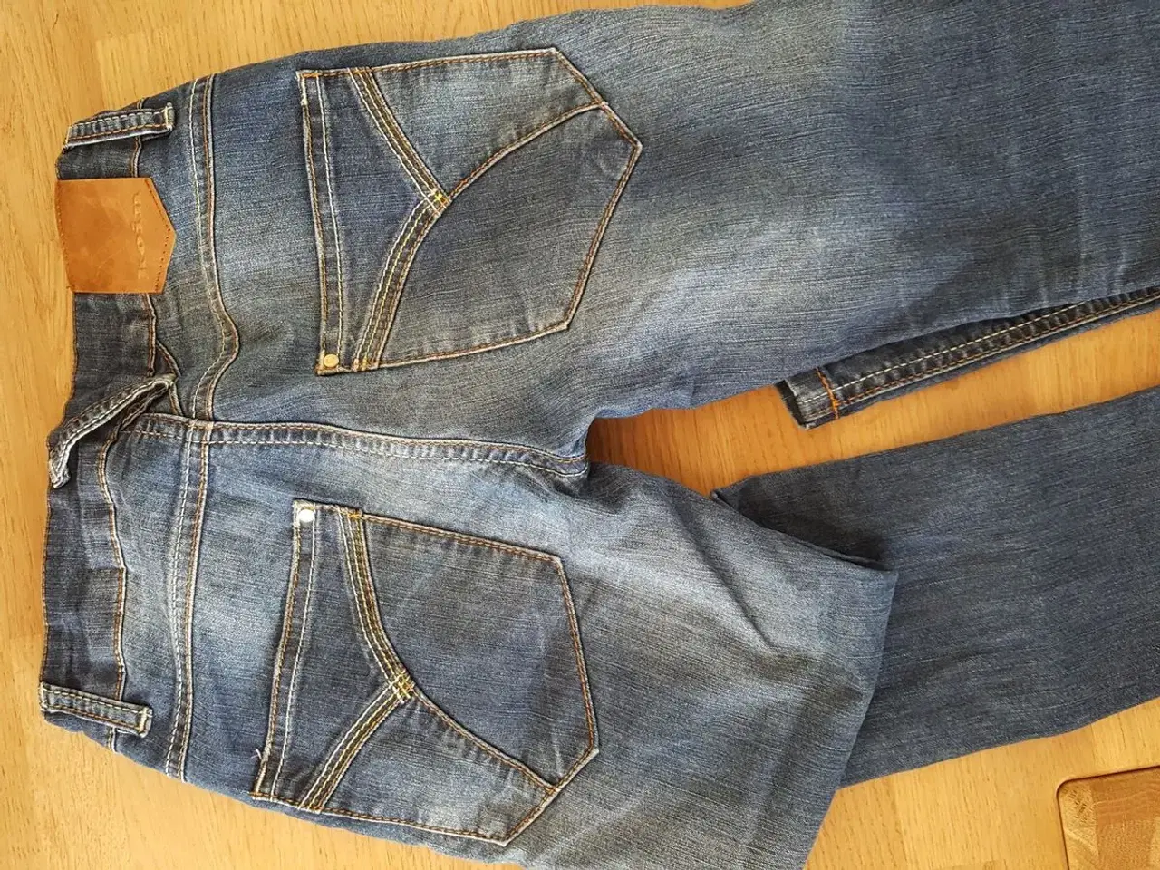 Billede 1 - Flotte jeans fra Koin, str. 7/8