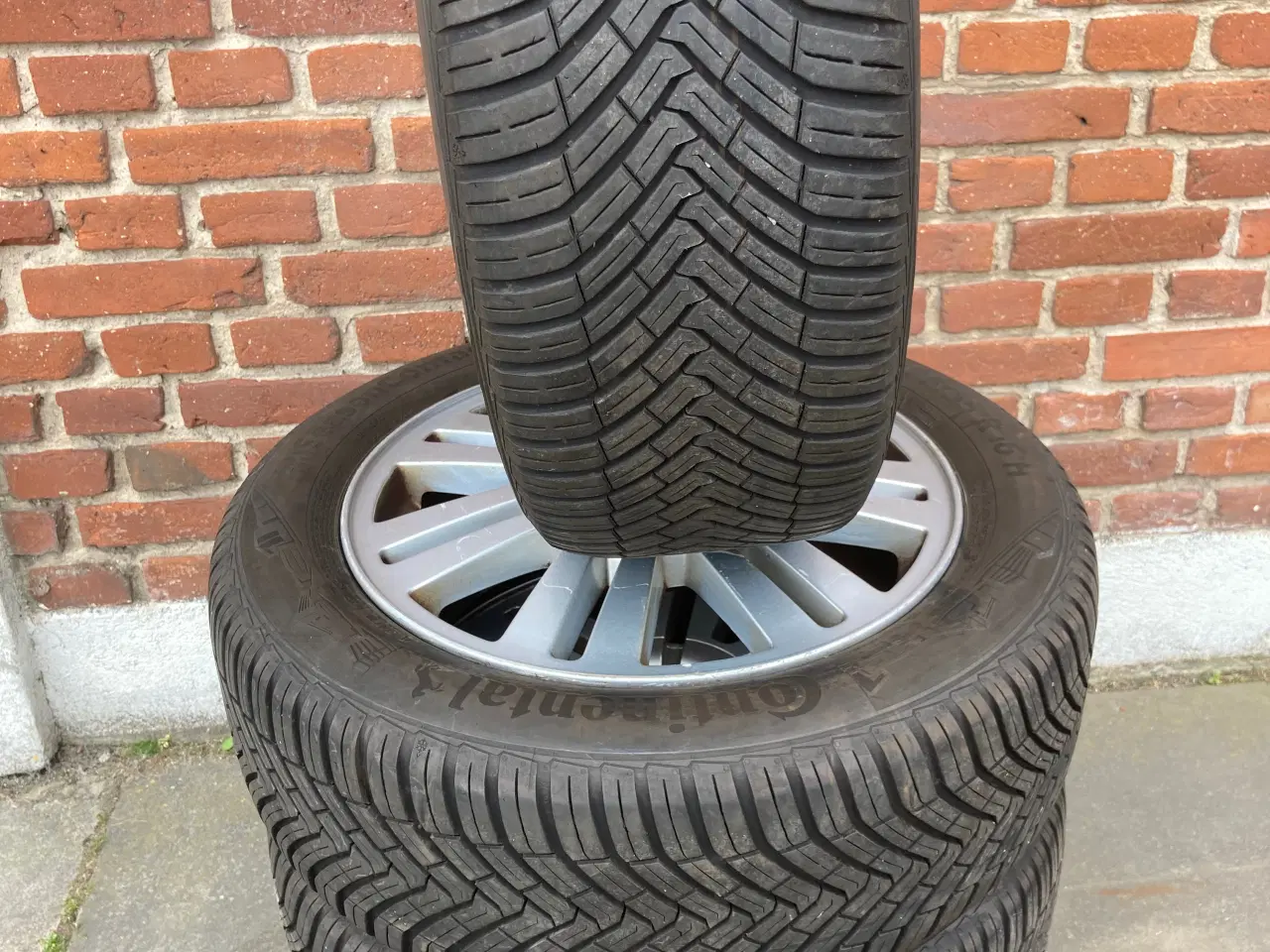 Billede 4 - Helårs dæk Ford 