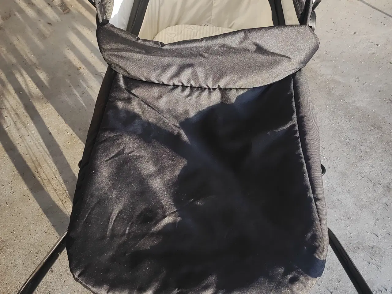 Billede 2 - Wonder XL 2 sort 90cm barnevogn