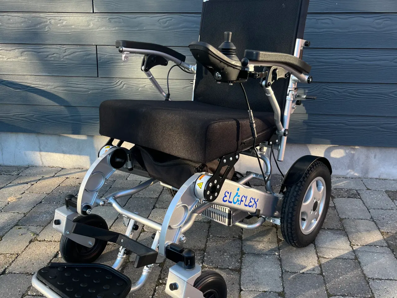 Billede 1 - Sammenklappelig El-kørestol