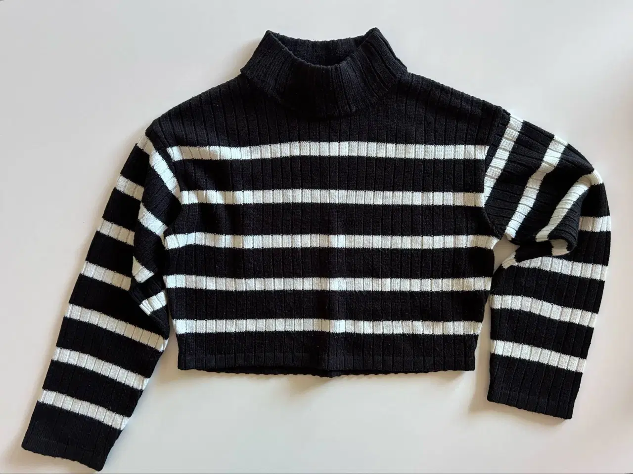 Billede 1 - H&M stribet strik, str. 146-152
