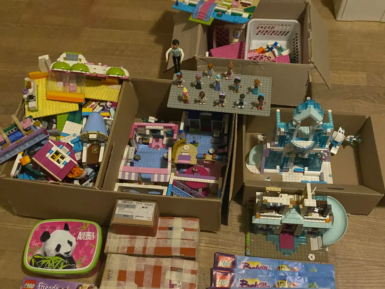 Billede 1 - Ældre pige Lego . Der skulle være det hele til at