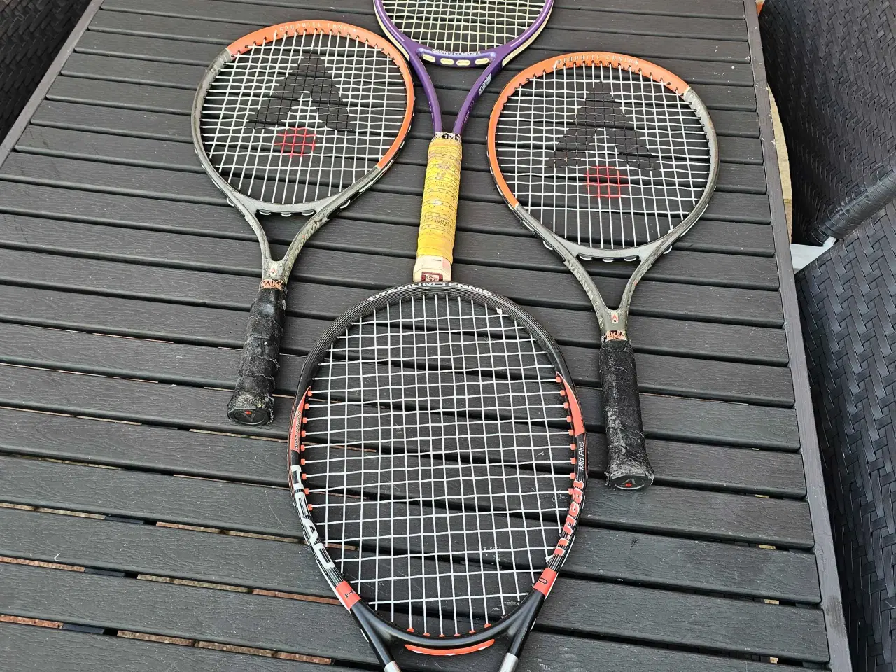 Billede 1 - 4 tennisketchere. 2 voksne, 2 børn