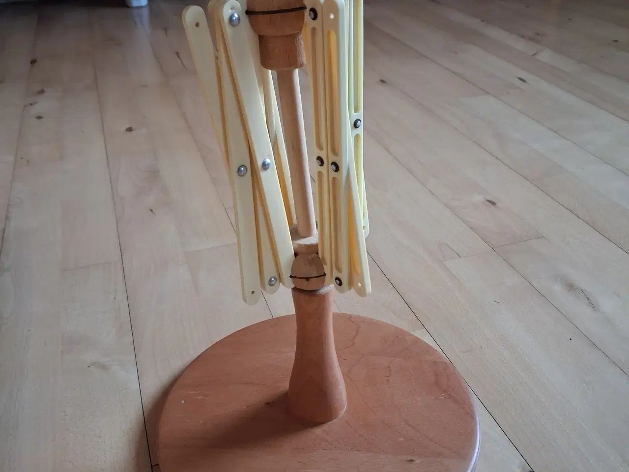 Billede 1 - Stabil Garnvinde 