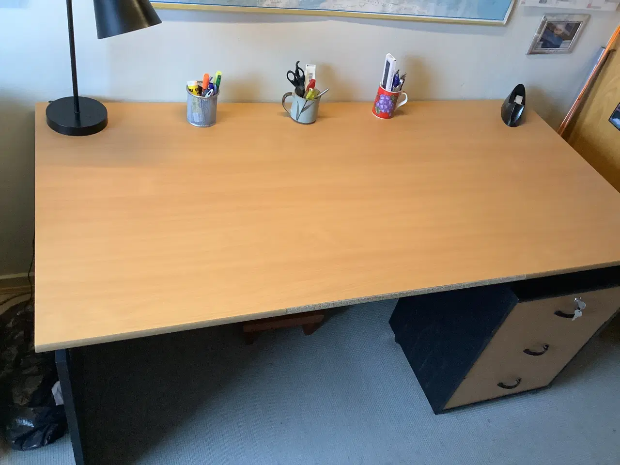 Billede 4 - Skrivebord med flytbar skuffer.